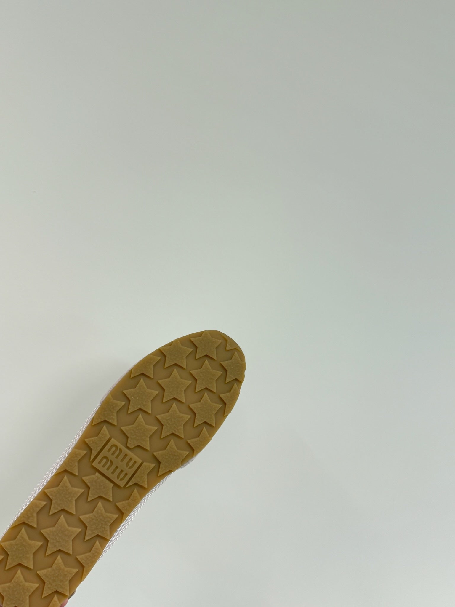 M-Sneakers
