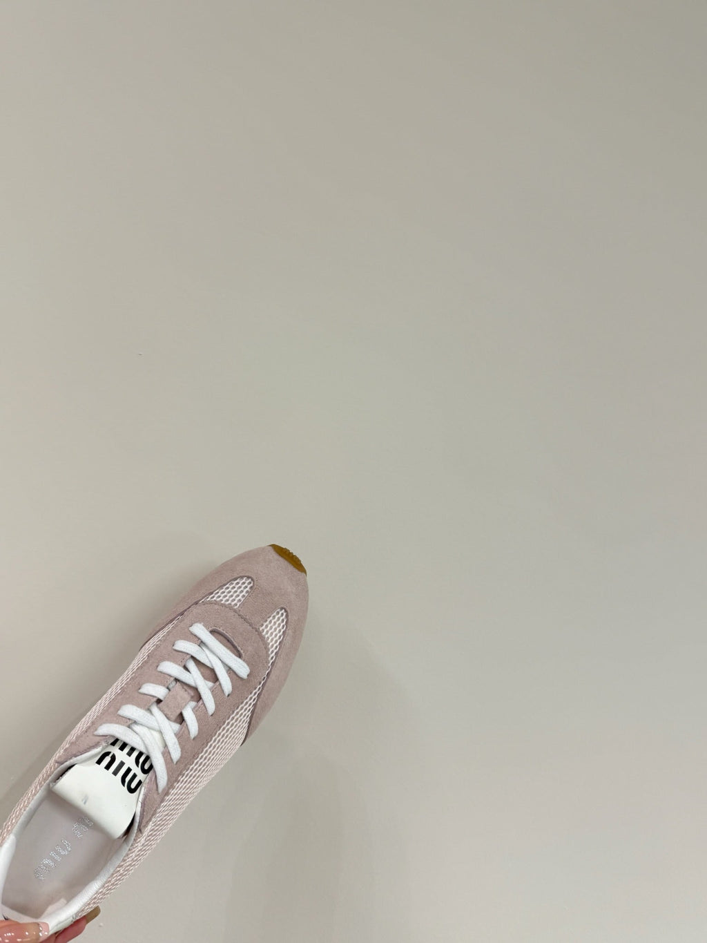 M-Sneakers