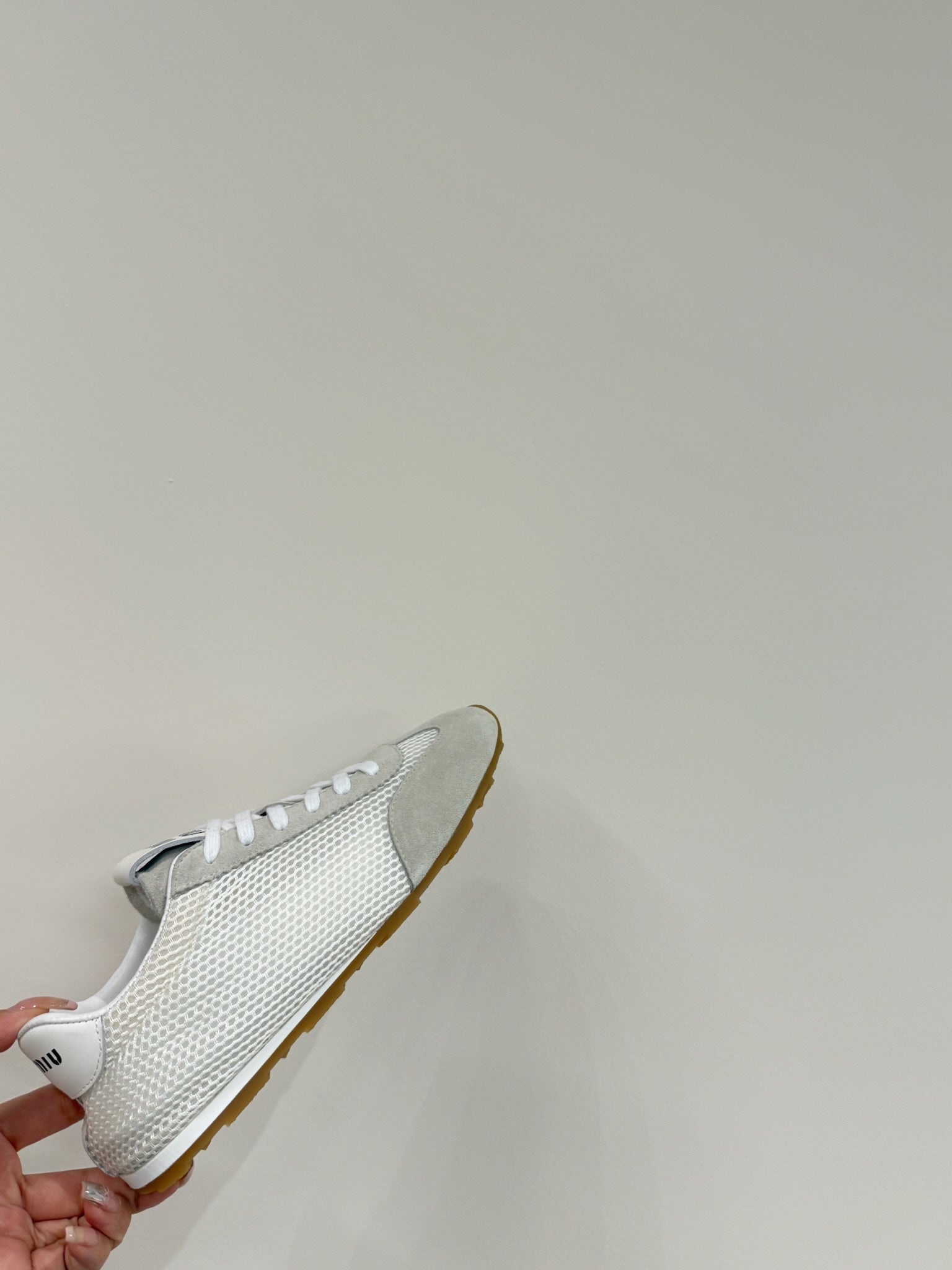 M-Sneakers