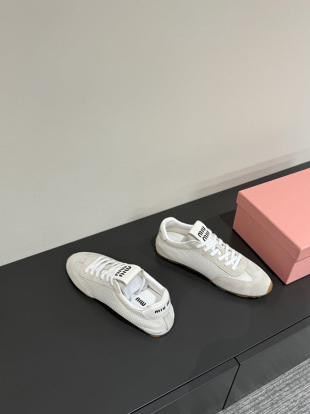 M-Sneakers