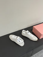 M-Sneakers