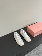 M-Sneakers