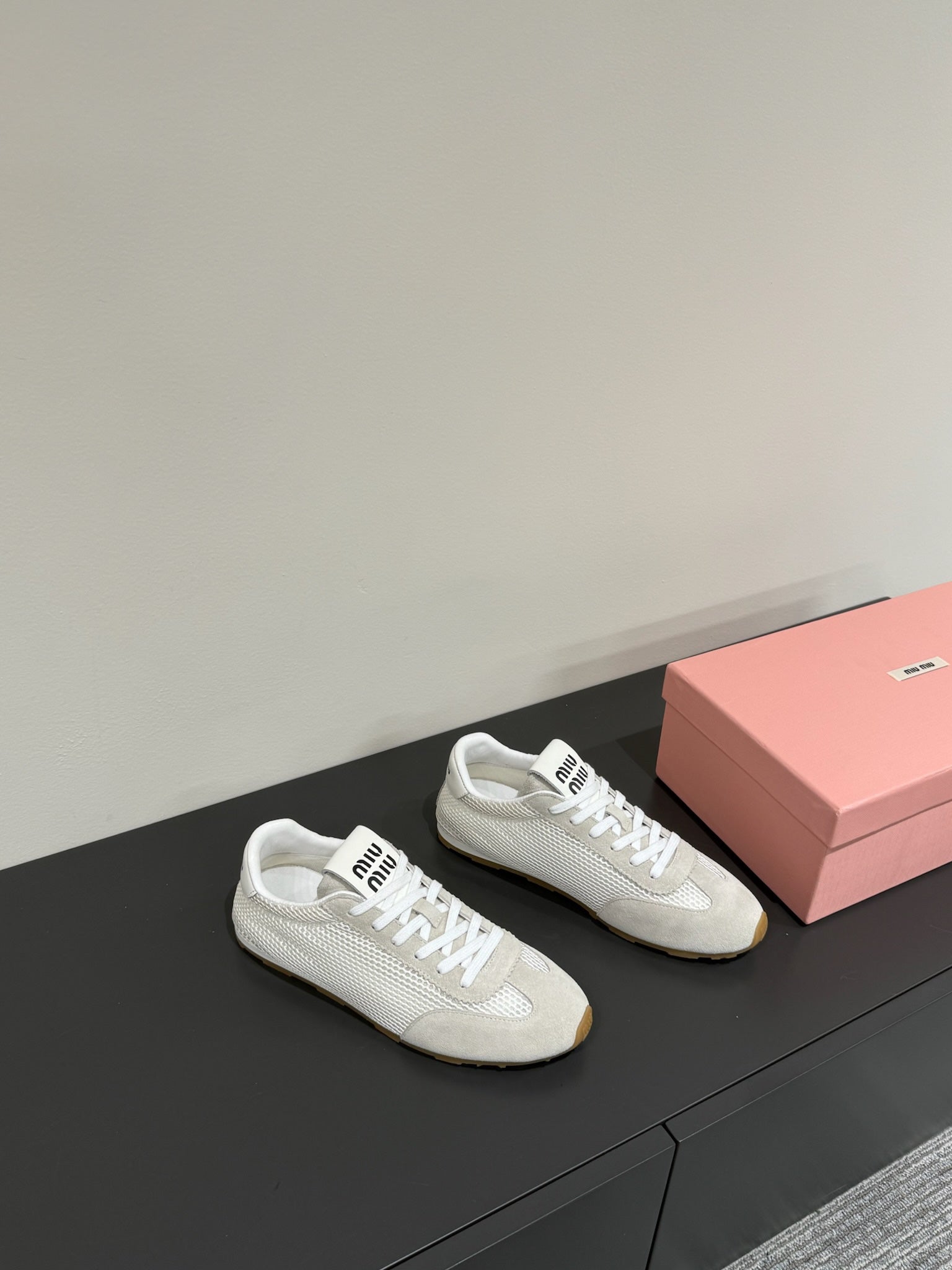 M-Sneakers