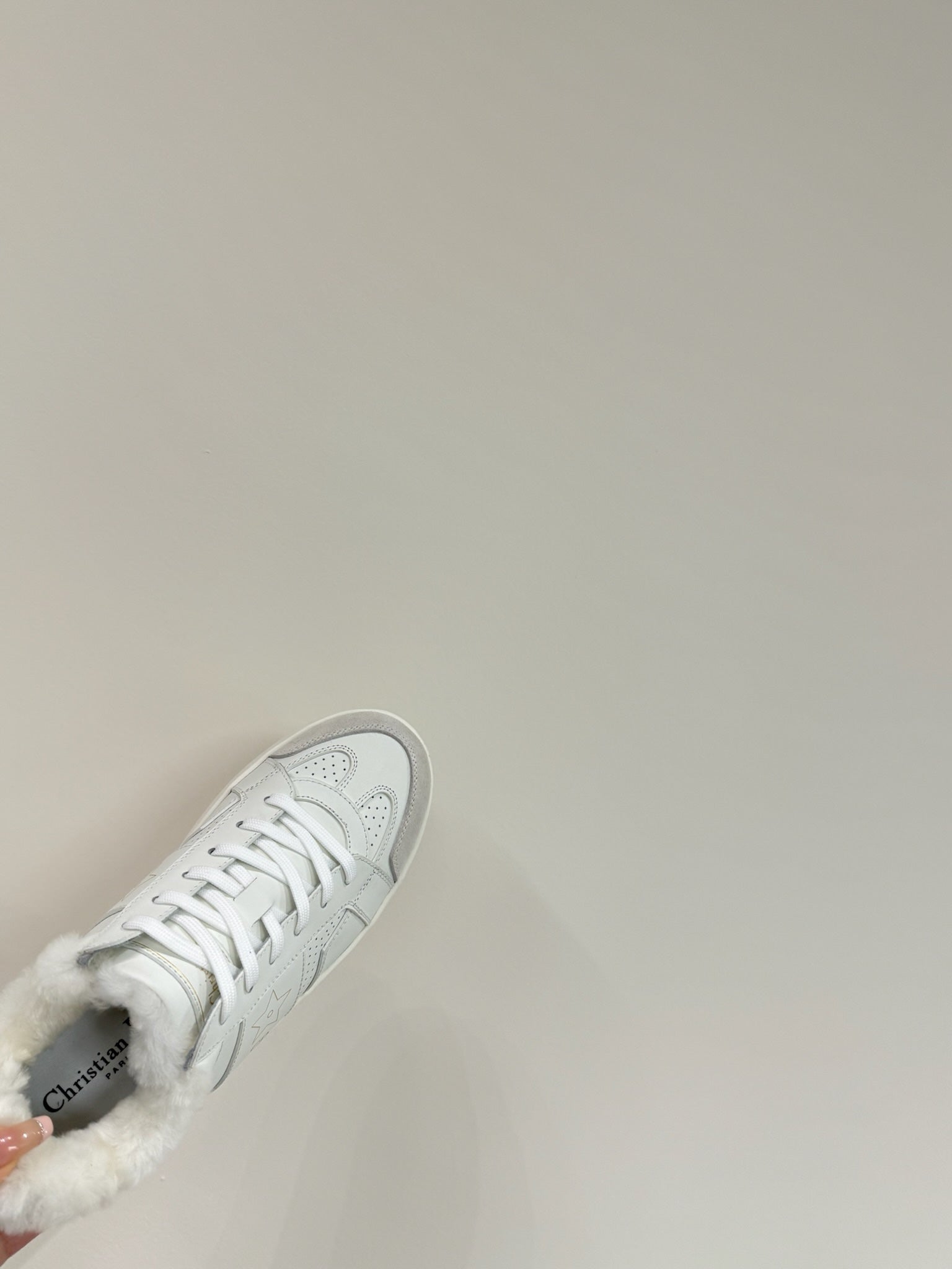 D-Sneakers