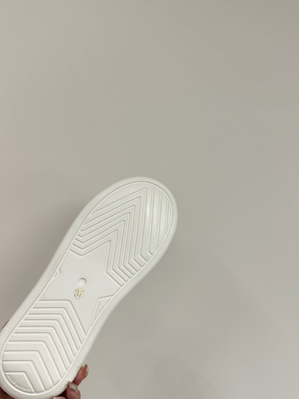 D-Sneakers