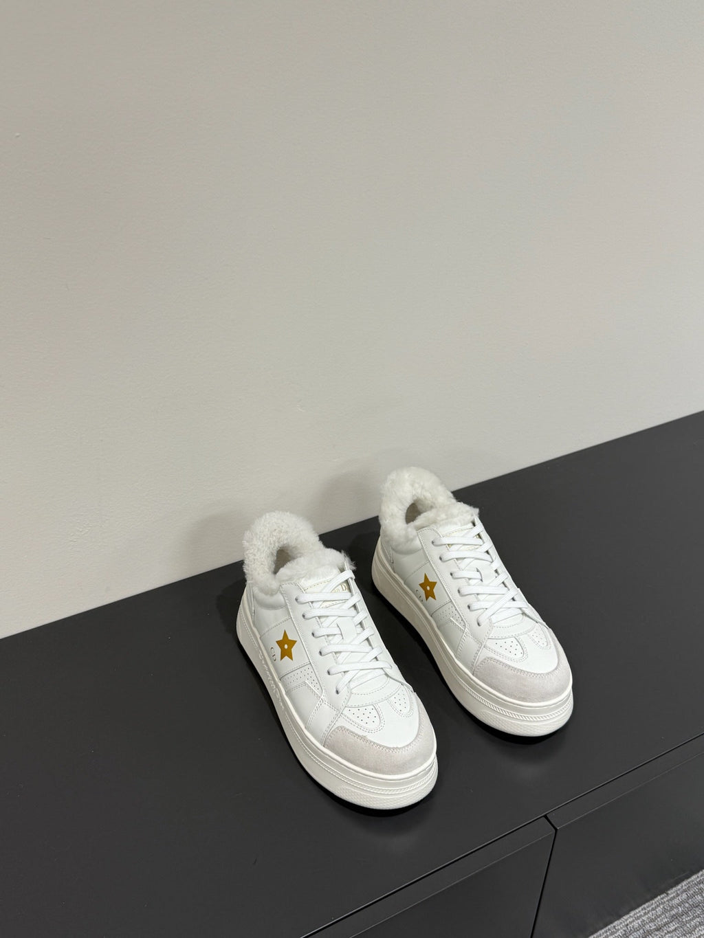 D-Sneakers