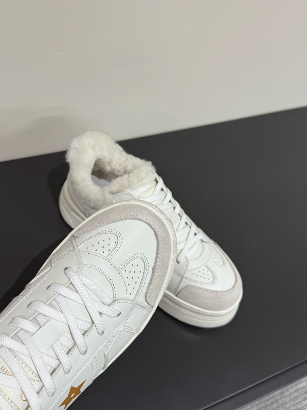 D-Sneakers