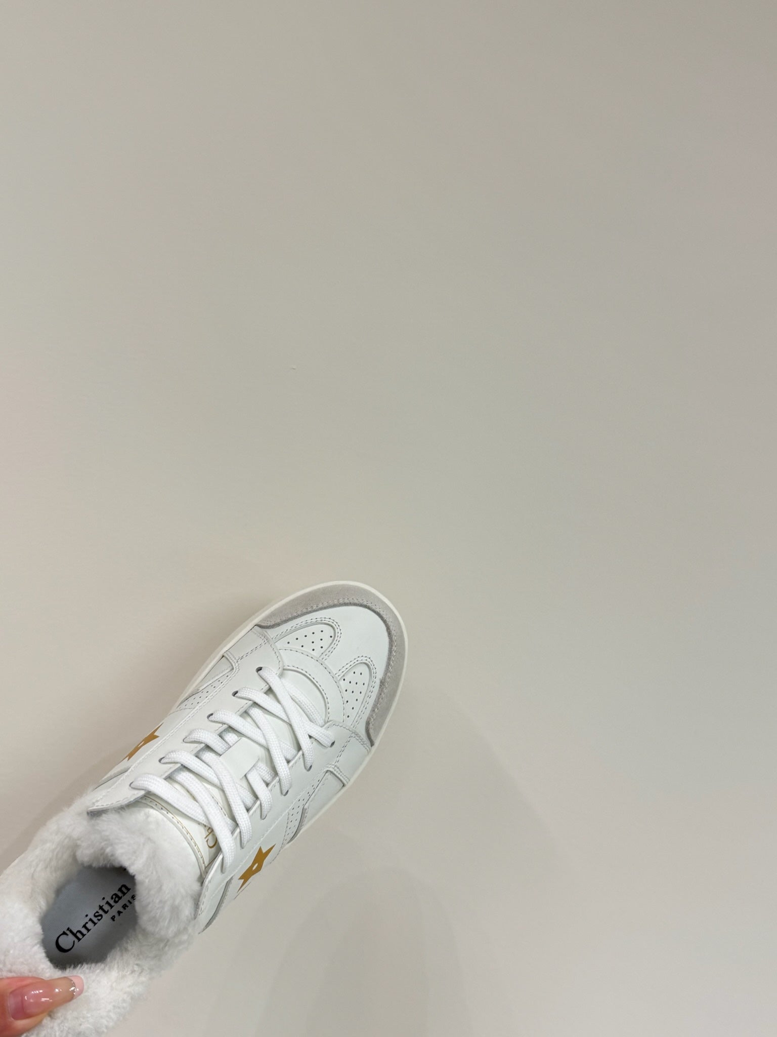 D-Sneakers