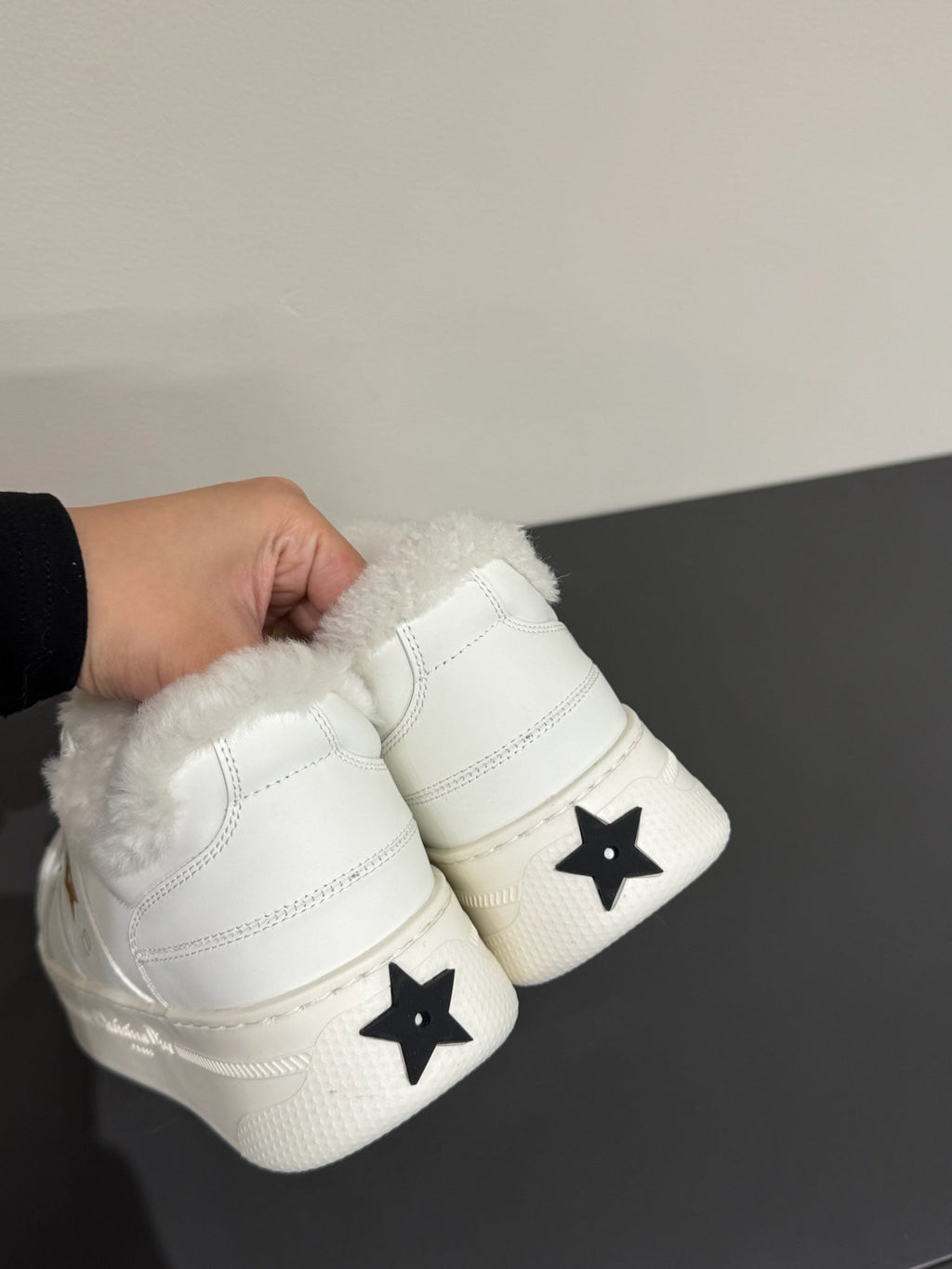 D-Sneakers
