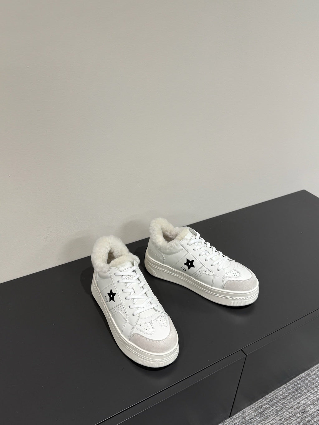 D-Sneakers
