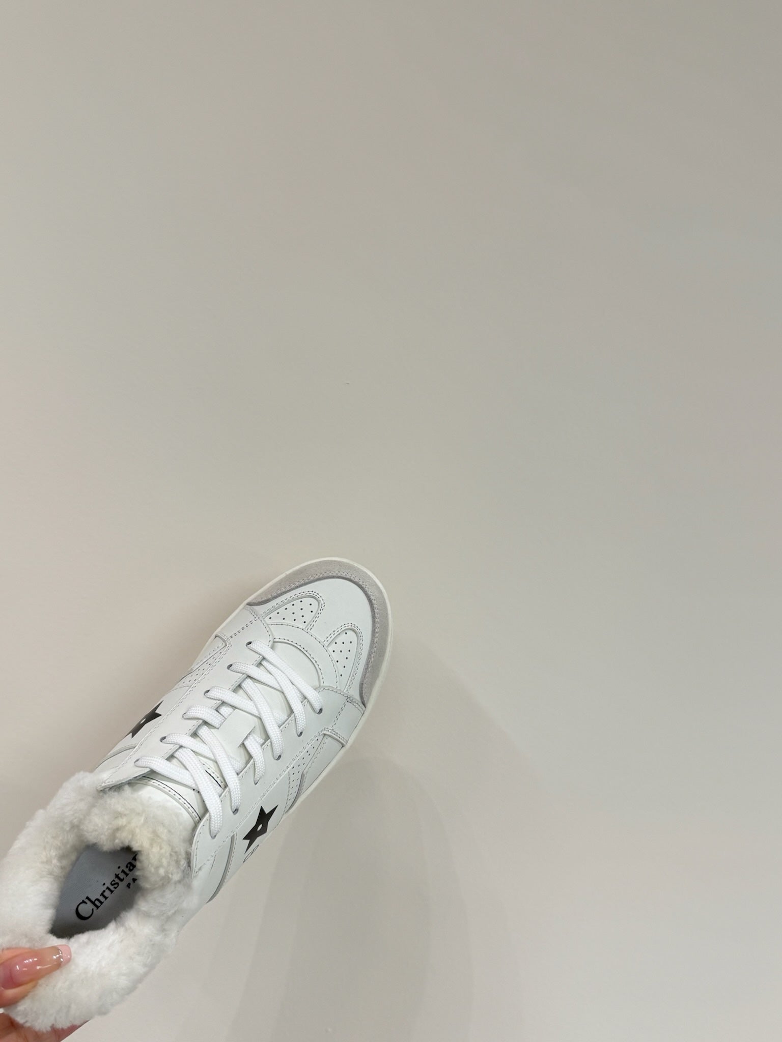 D-Sneakers