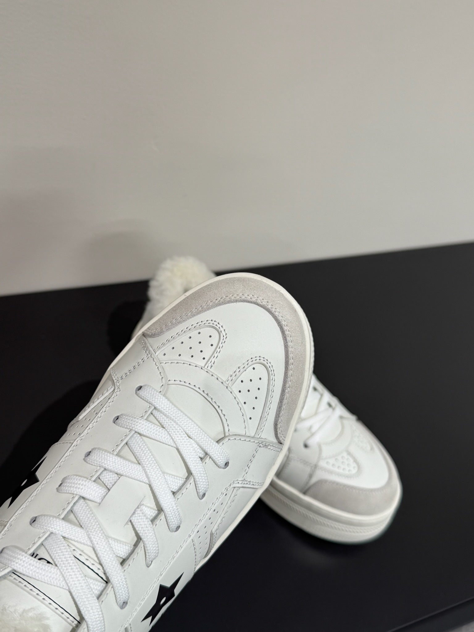 D-Sneakers