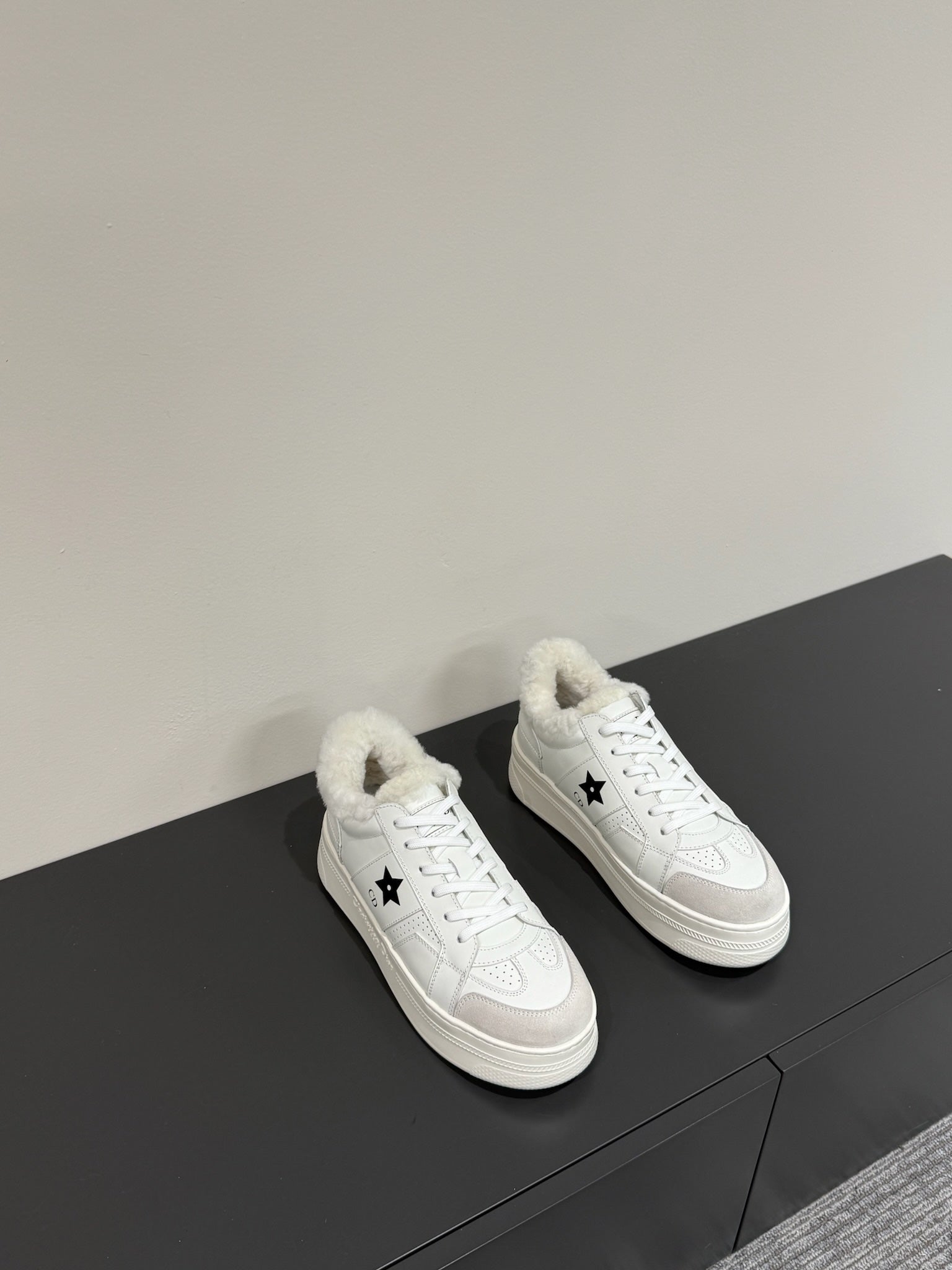 D-Sneakers