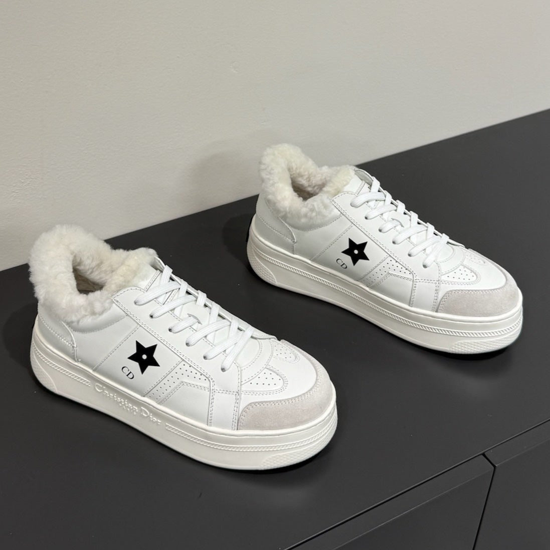 D-Sneakers