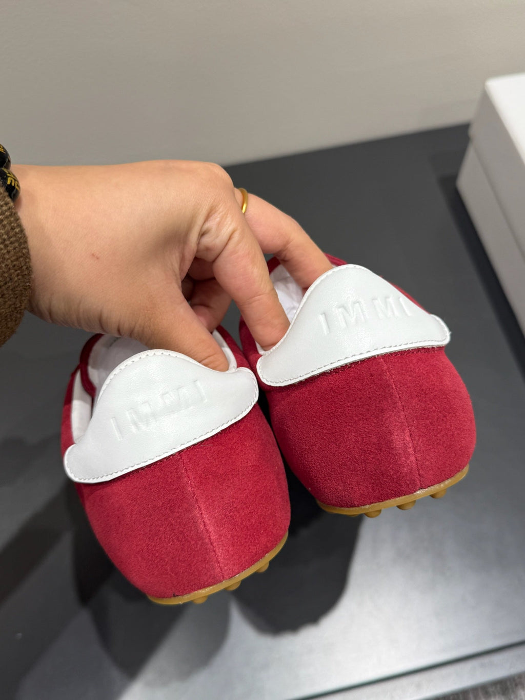 S-Sneakers