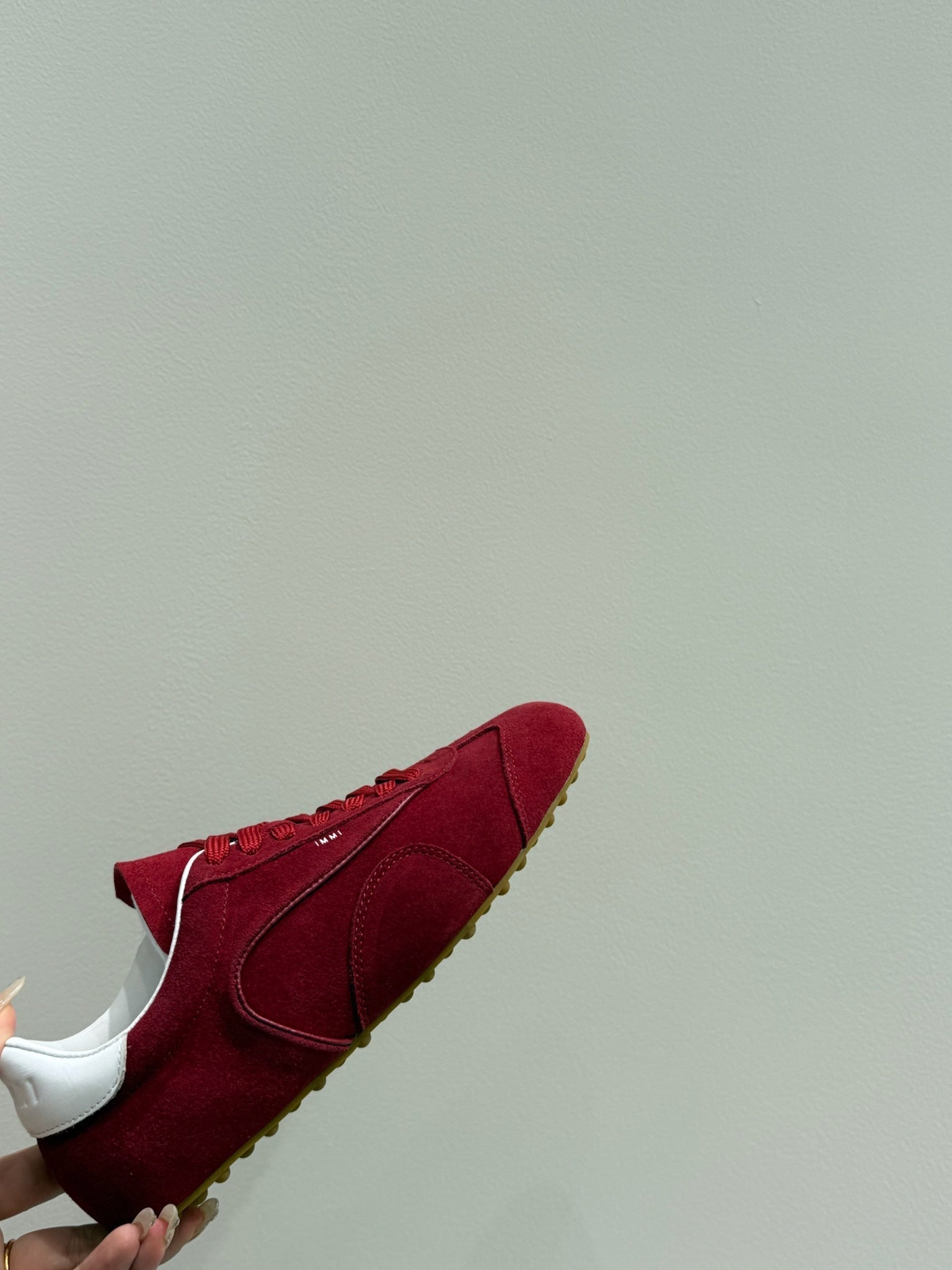 S-Sneakers