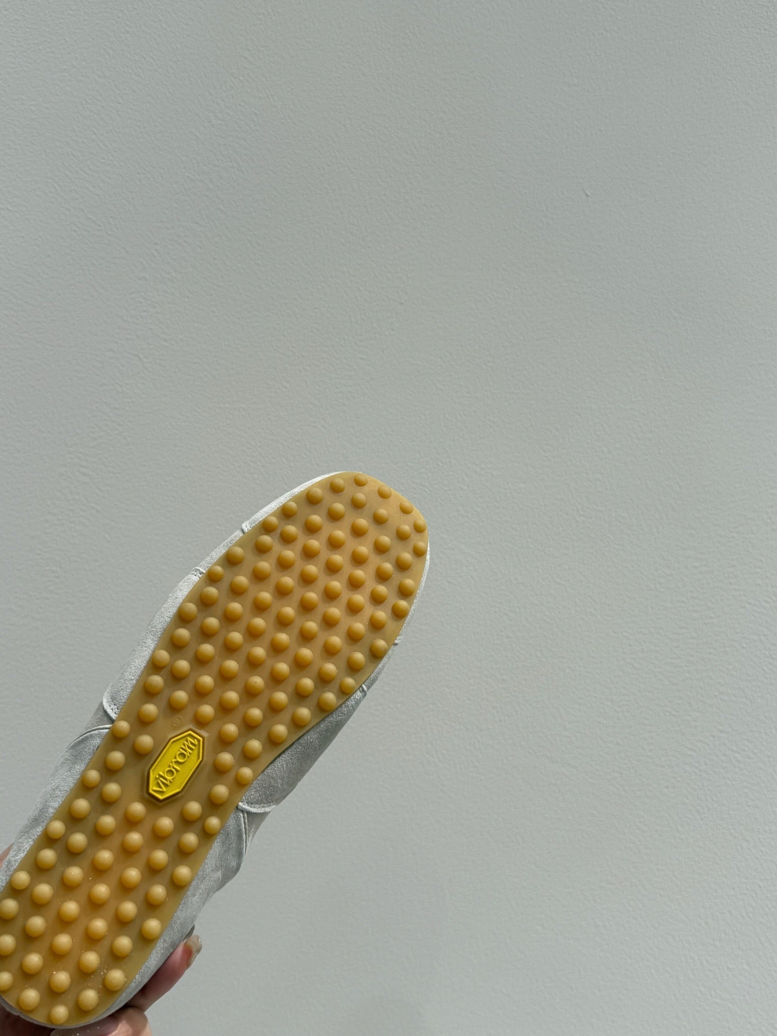 S-Sneakers