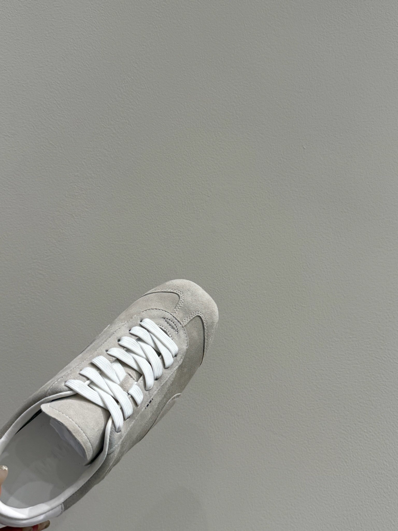S-Sneakers