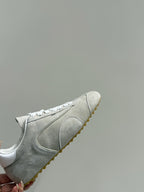 S-Sneakers