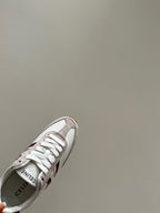 S-Sneakers