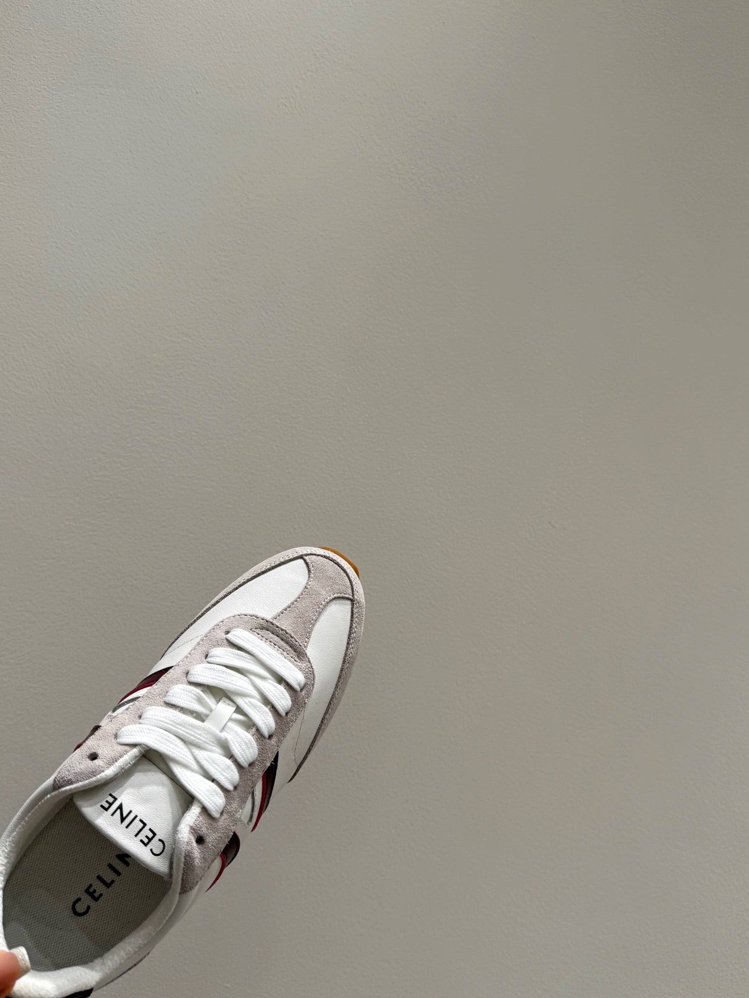 S-Sneakers