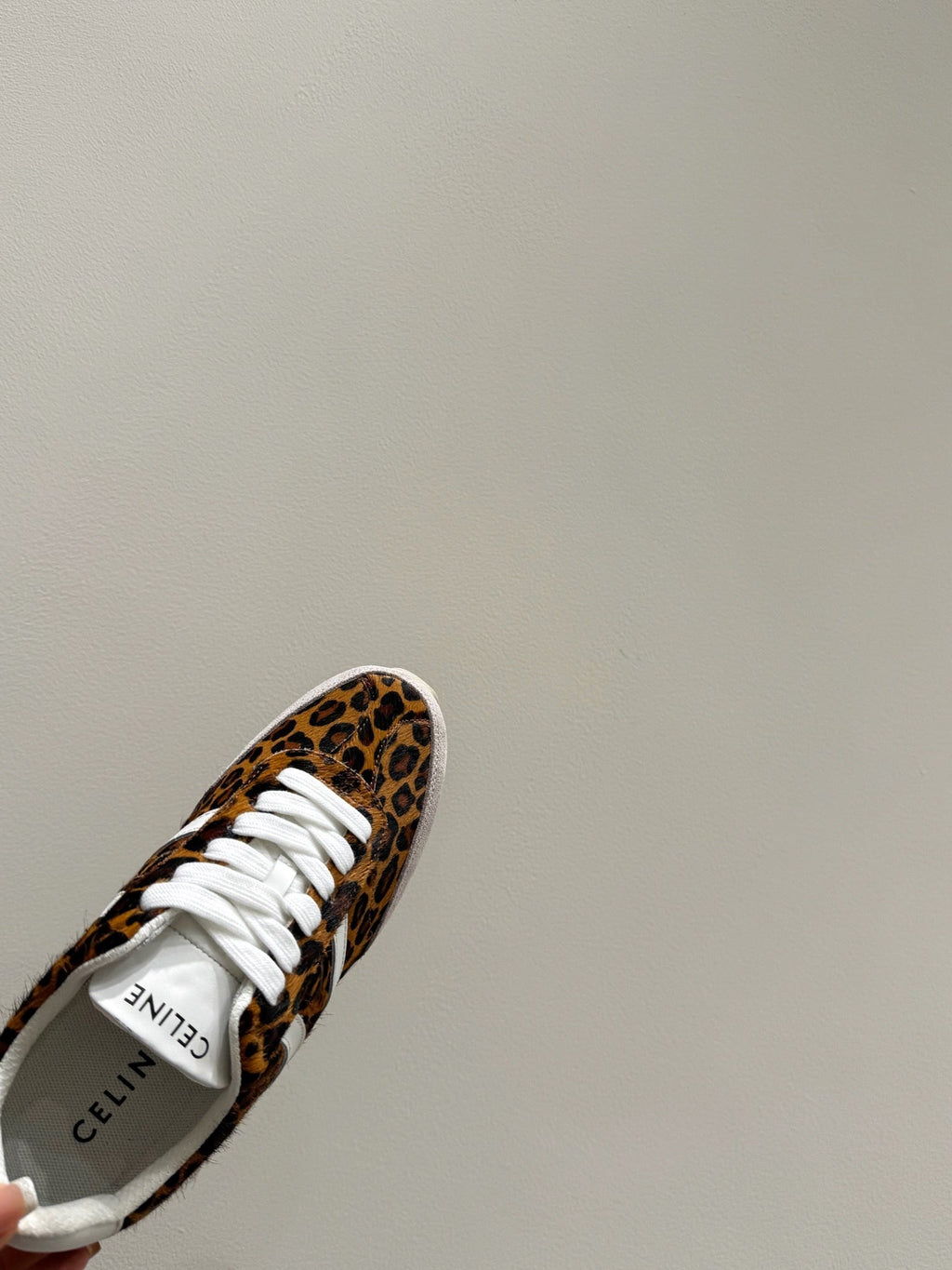 S-Sneakers