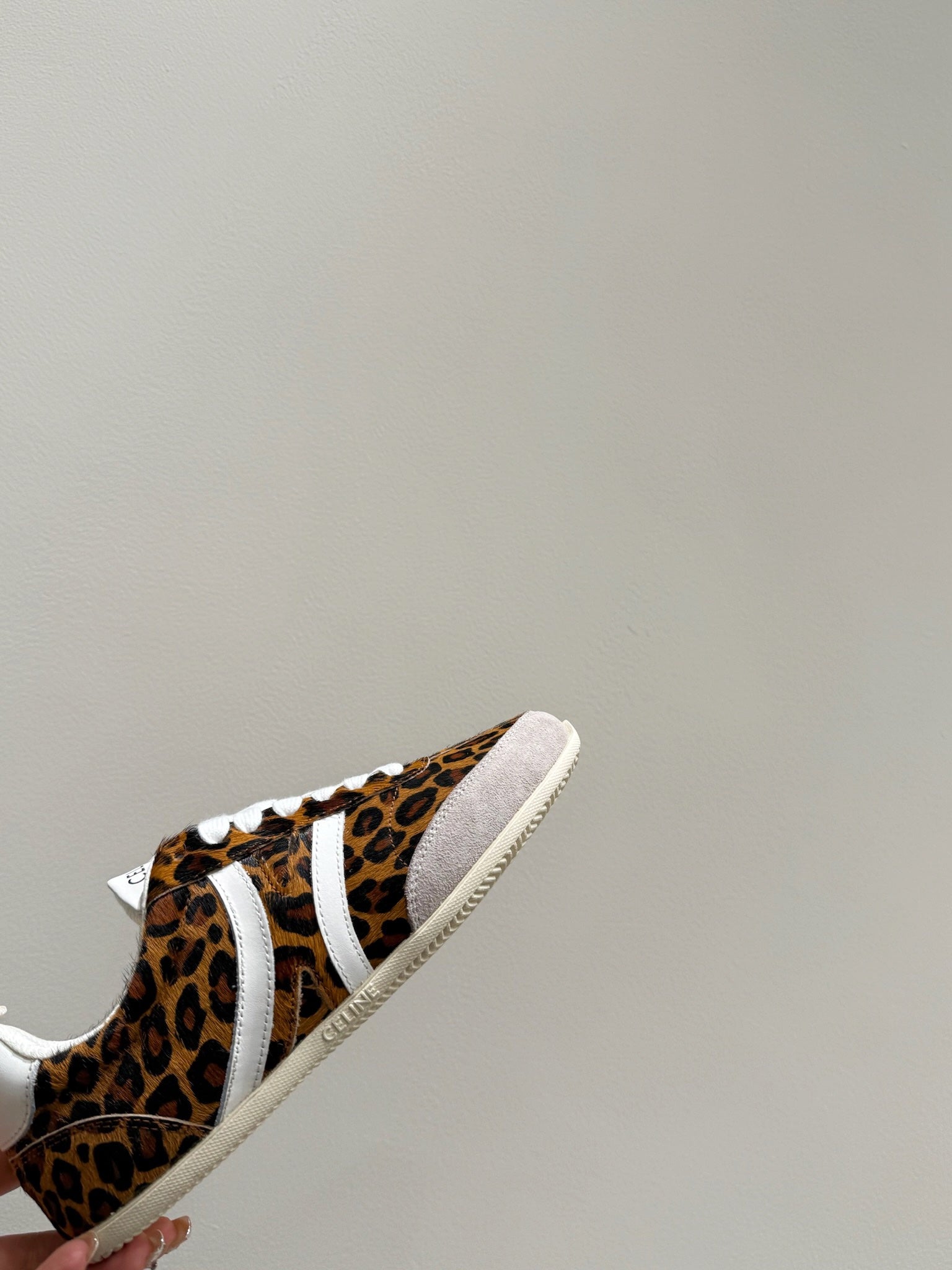 S-Sneakers