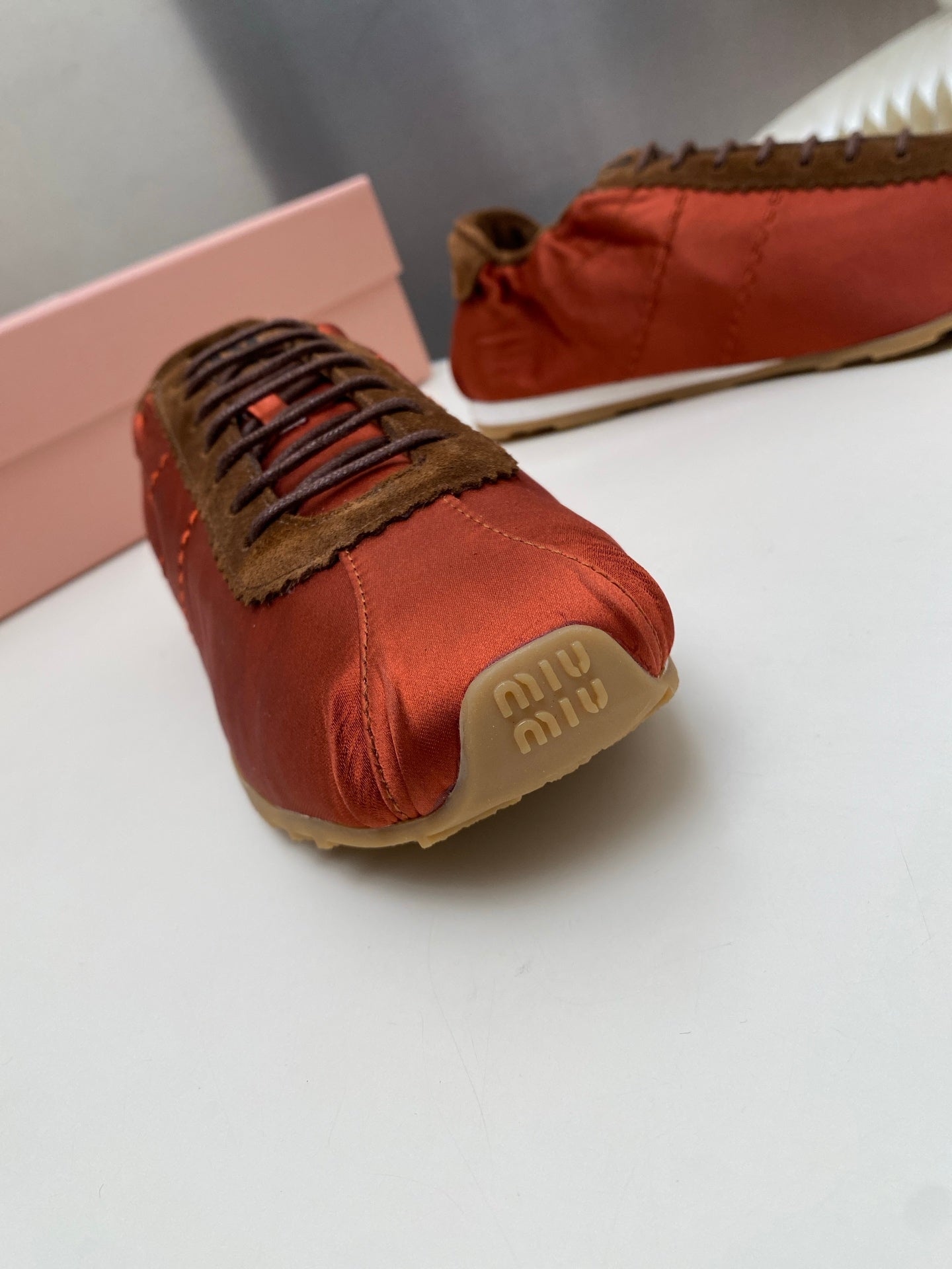 M-Sneakers