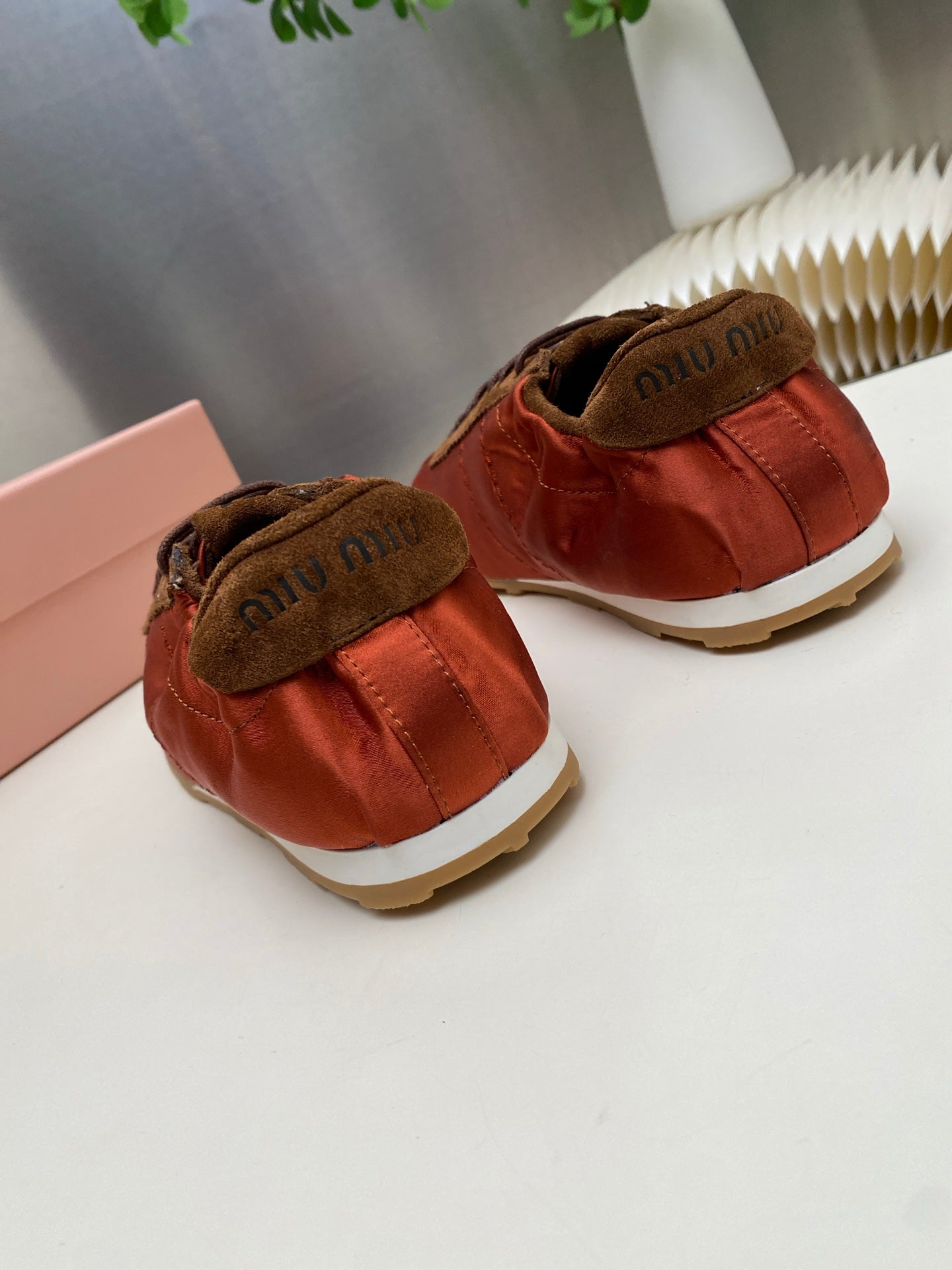 M-Sneakers