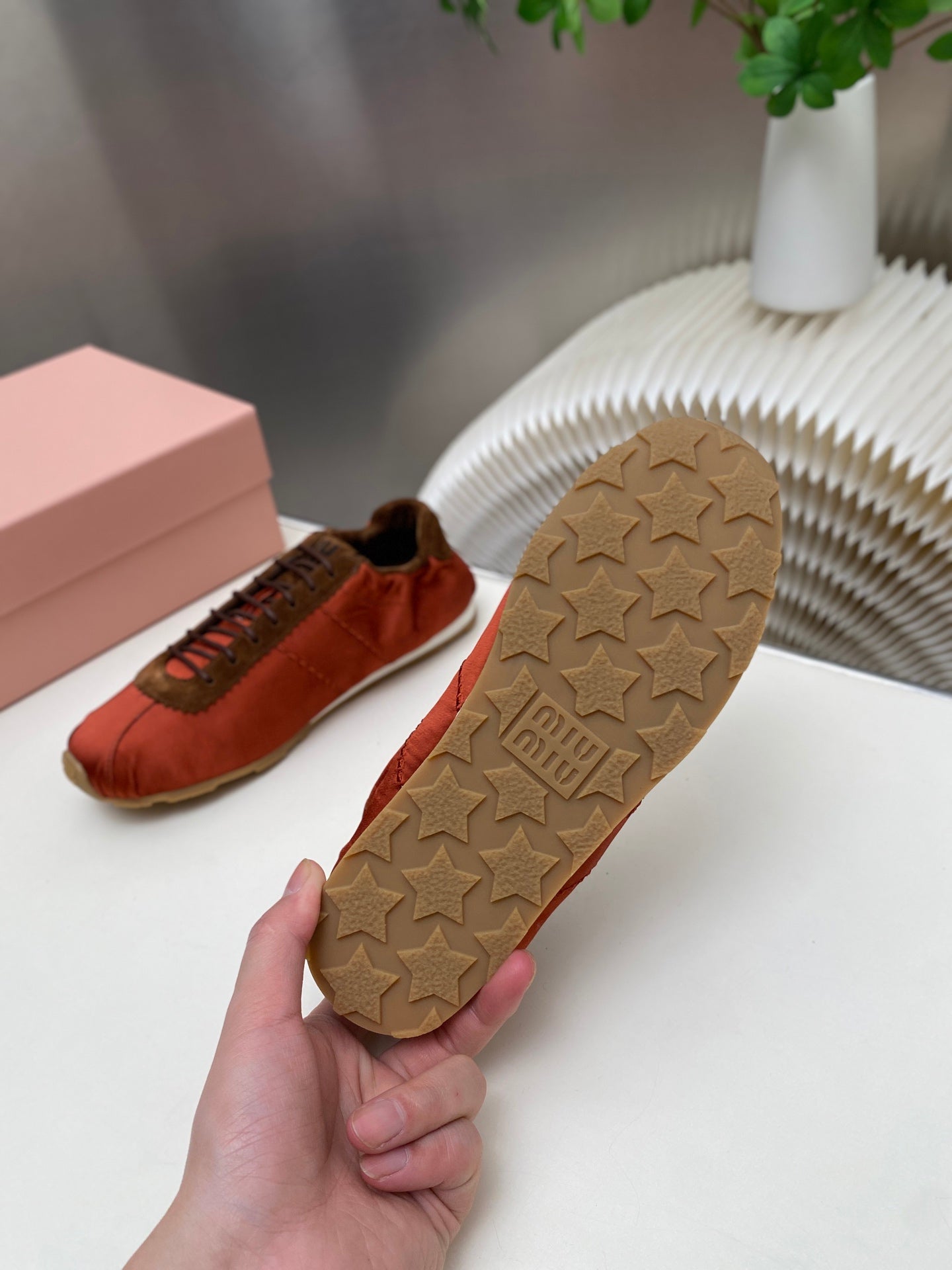 M-Sneakers