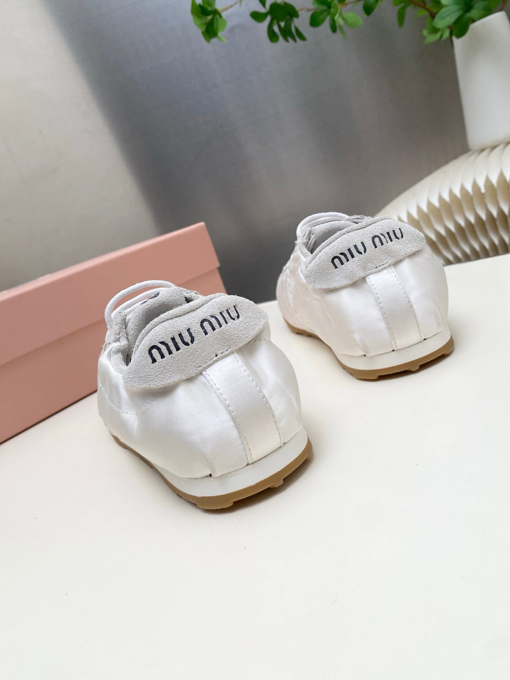 M-Sneakers