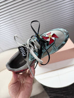 M-Sneakers