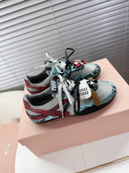 M-Sneakers