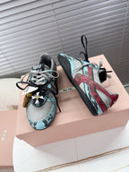 M-Sneakers
