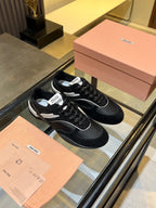 M-Sneakers