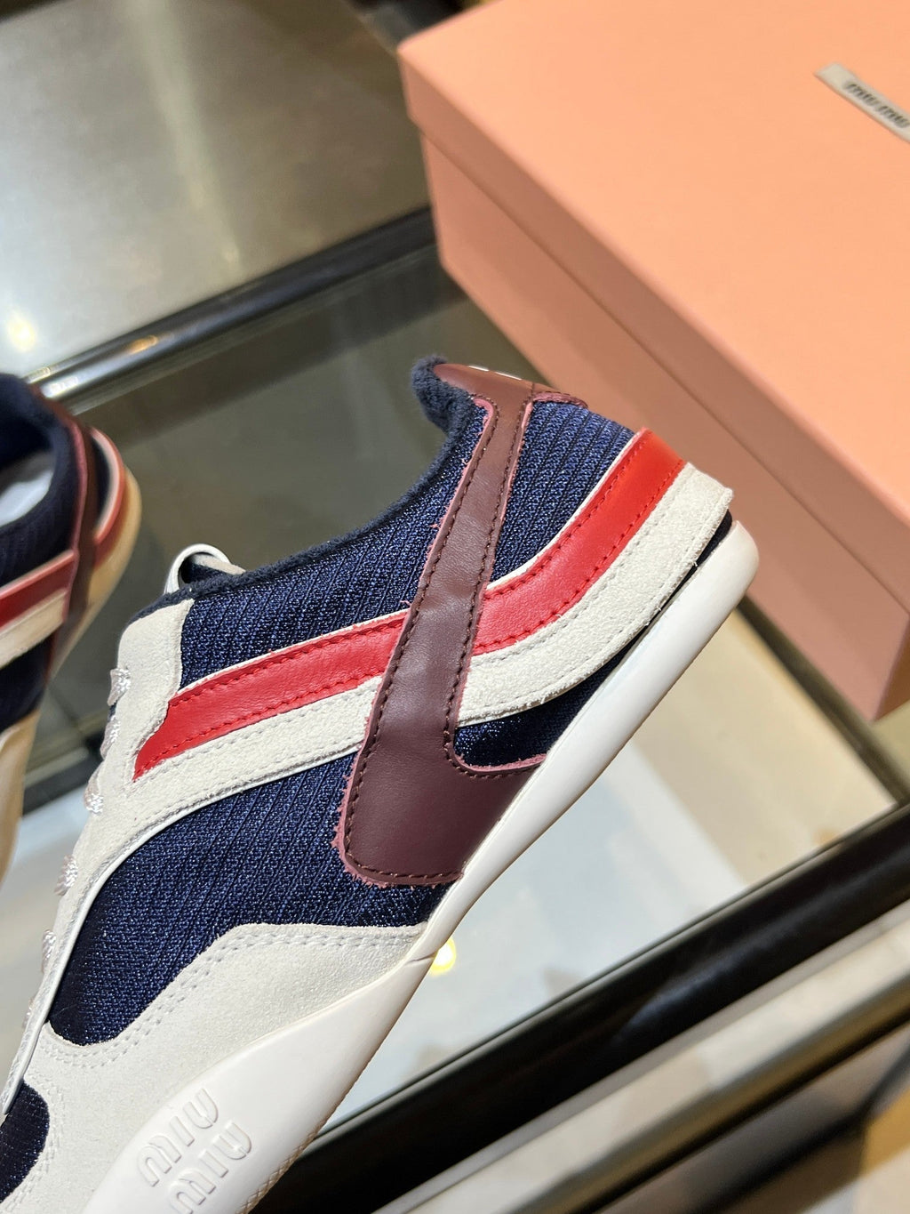 M-Sneakers