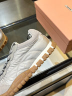 M-Sneakers