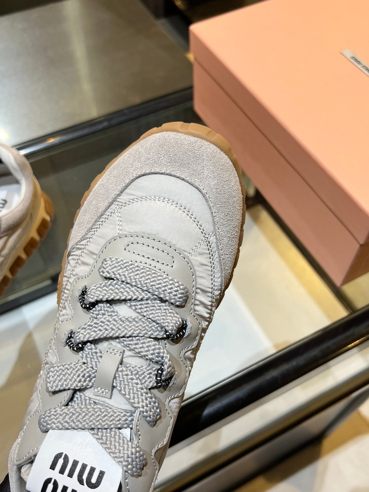M-Sneakers