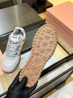 M-Sneakers