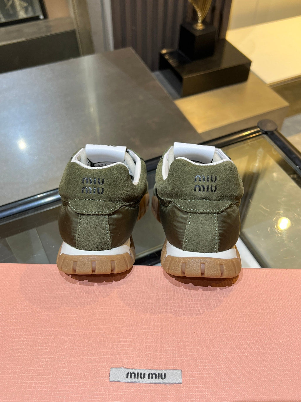 M-Sneakers