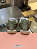 M-Sneakers