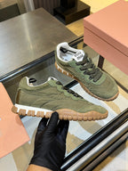 M-Sneakers