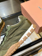 M-Sneakers