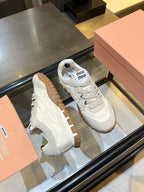 M-Sneakers