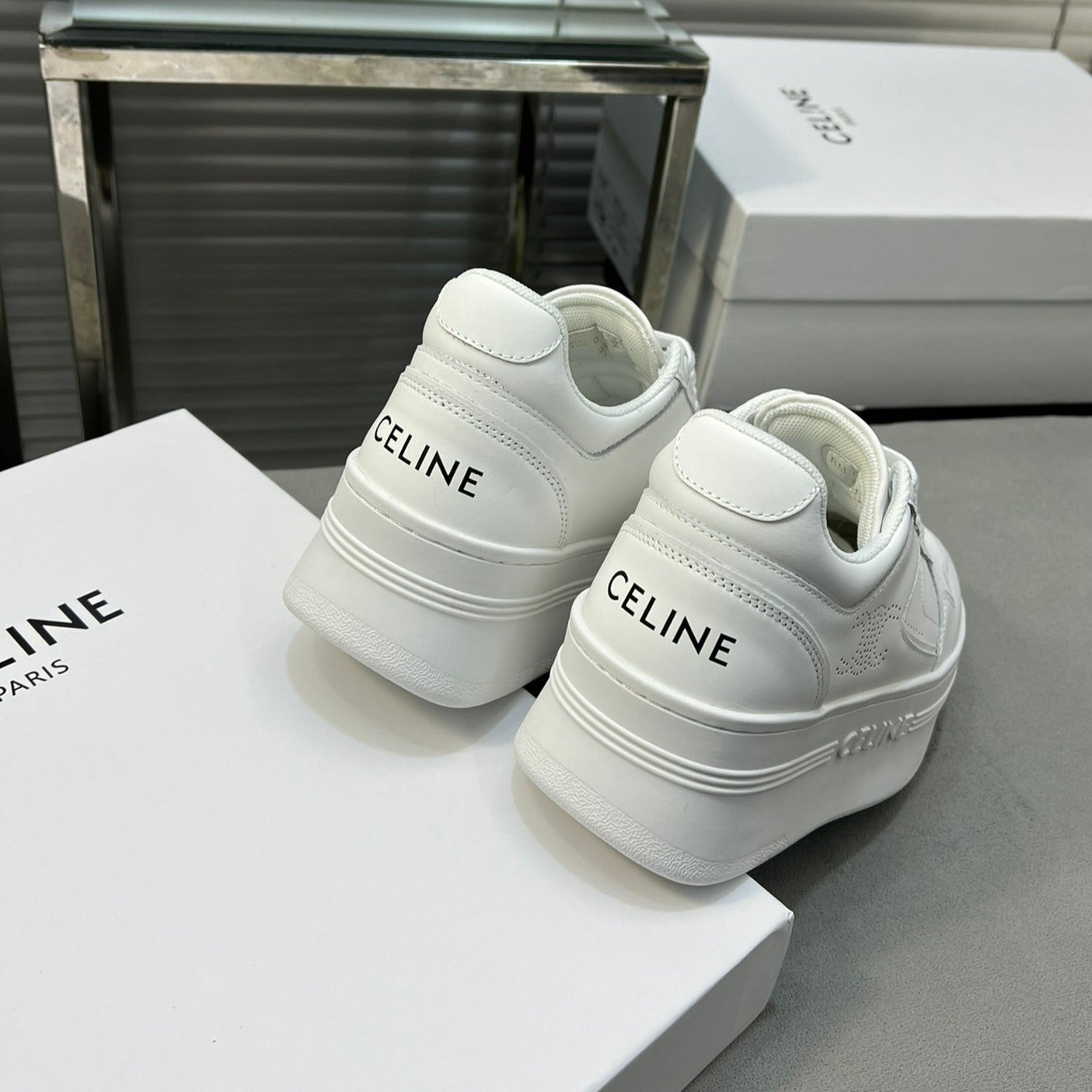 S-Sneakers