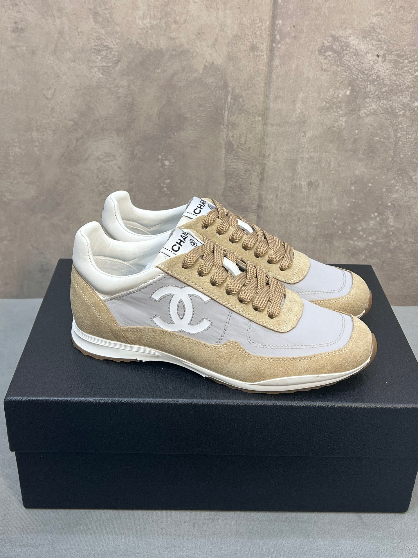 C-Sneakers