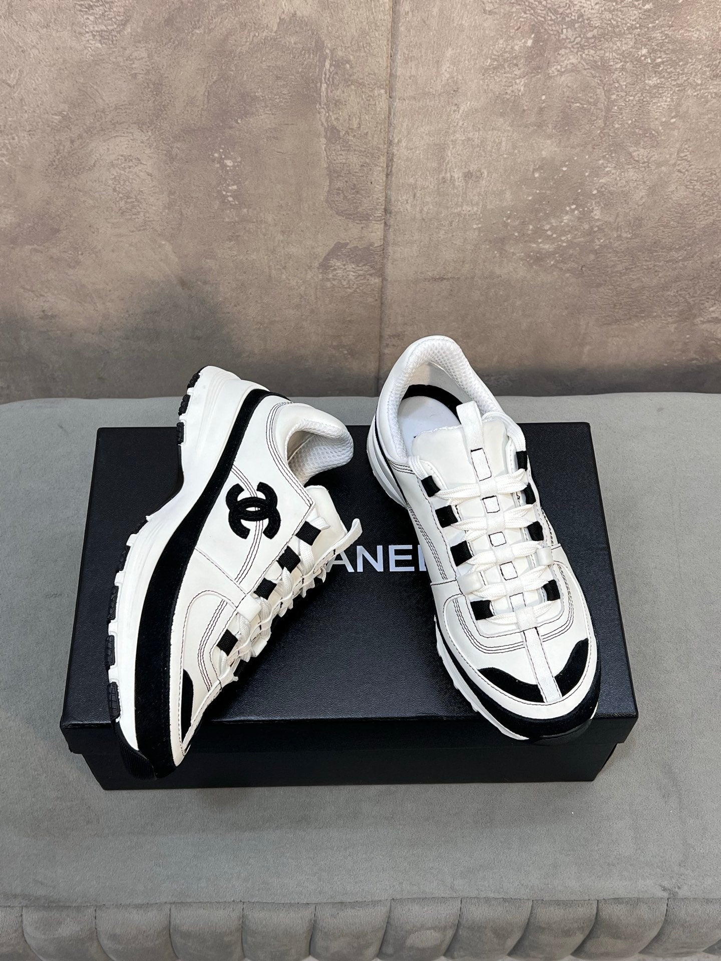 C-Sneakers