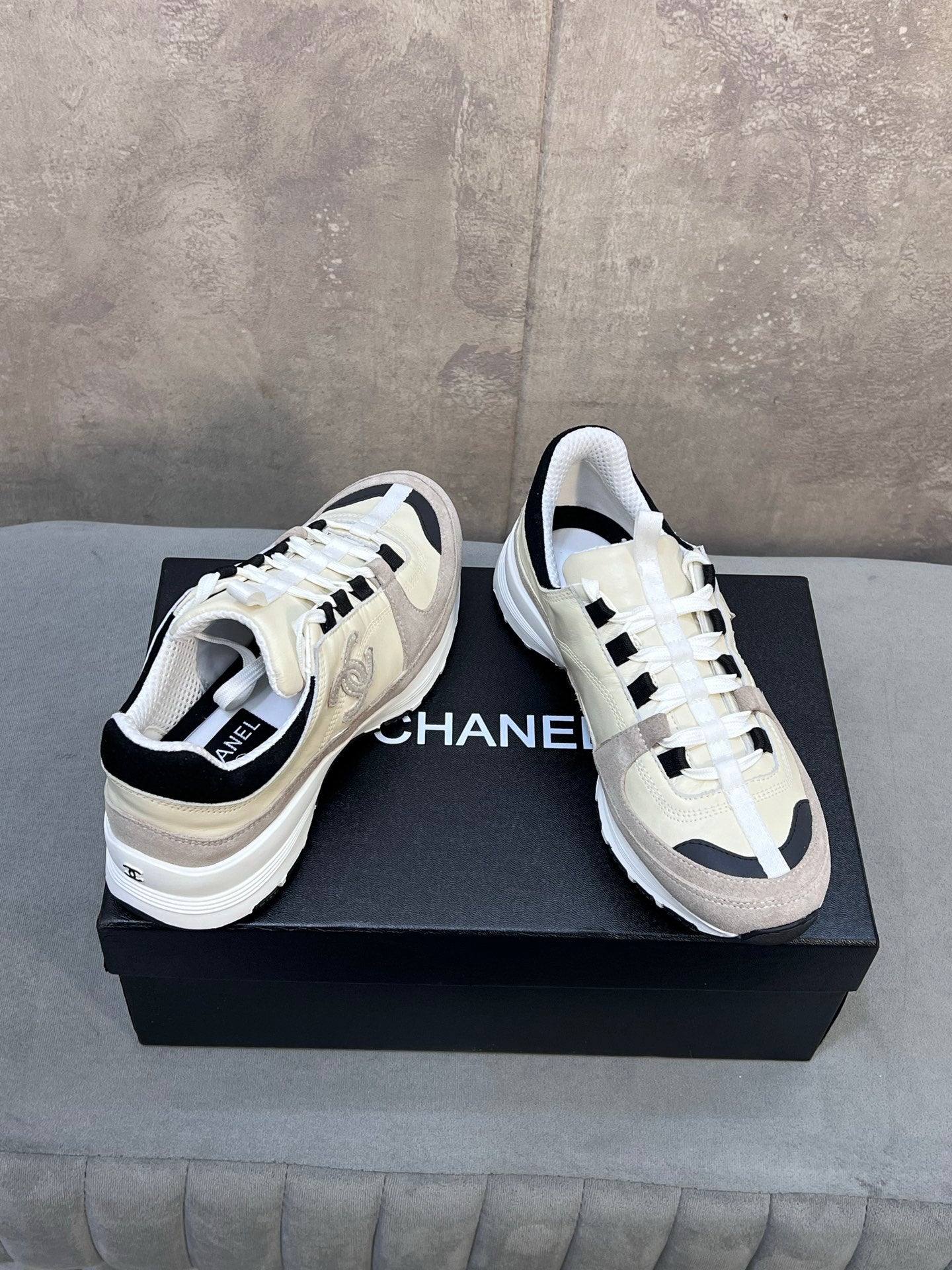 C-Sneakers