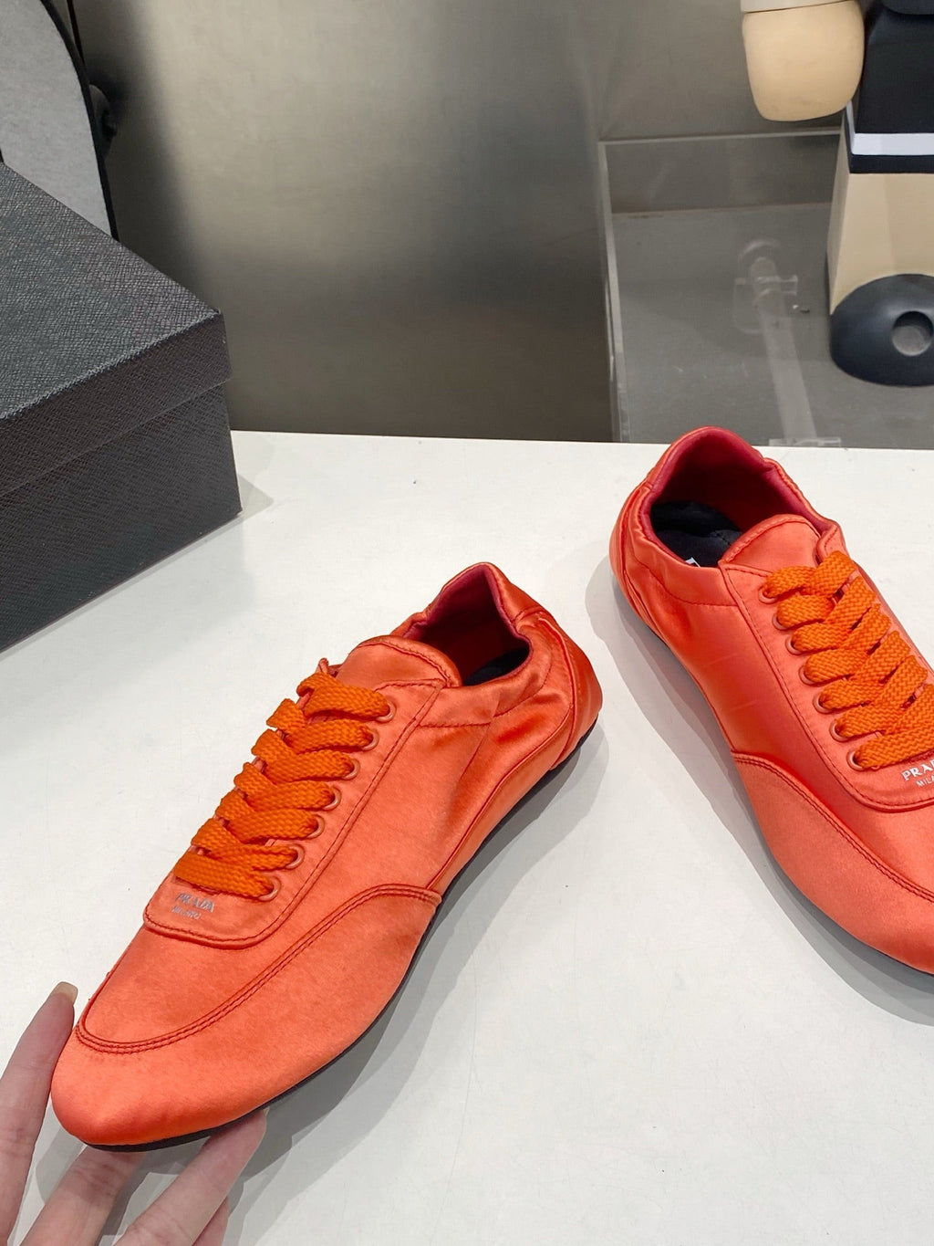 P-Sneakers