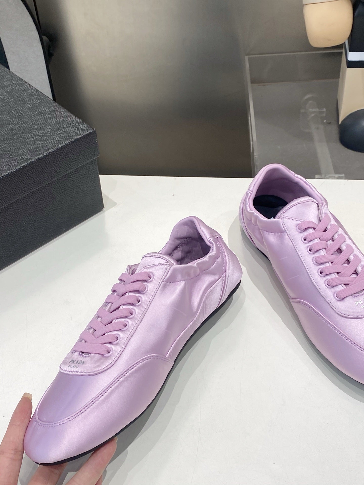 P-Sneakers